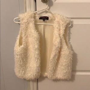 Furry cream vest